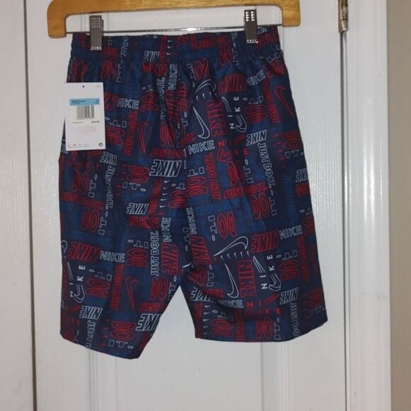 Nike Boys' Logo Mash-Up Breaker 8” Volley Shorts Swim Trunks Sz M NWT - Picture 3 of 6